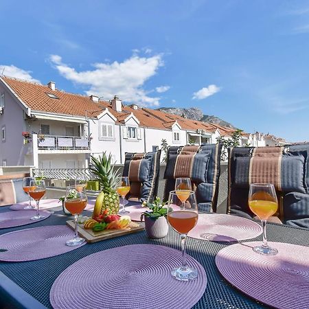 Apartment Ela Omiš Exteriör bild