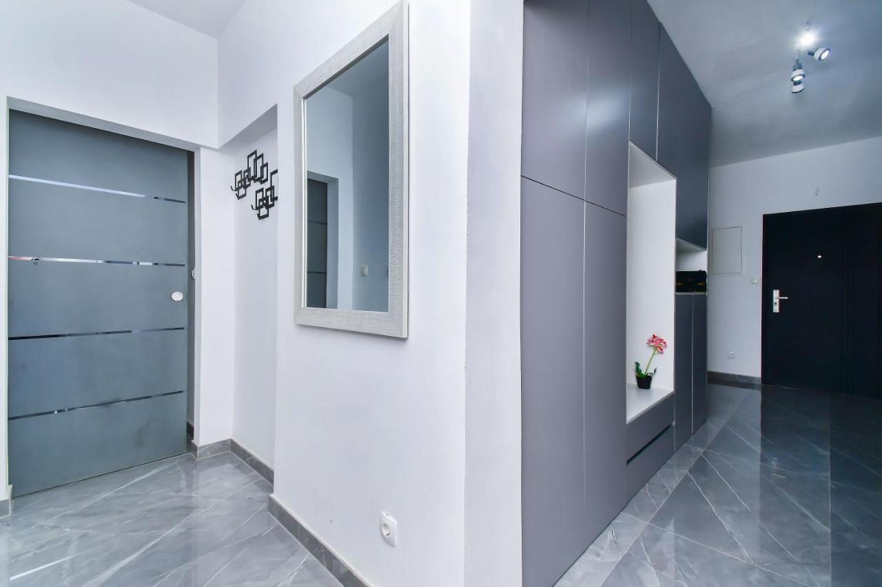 Apartment Ela Omiš Exteriör bild