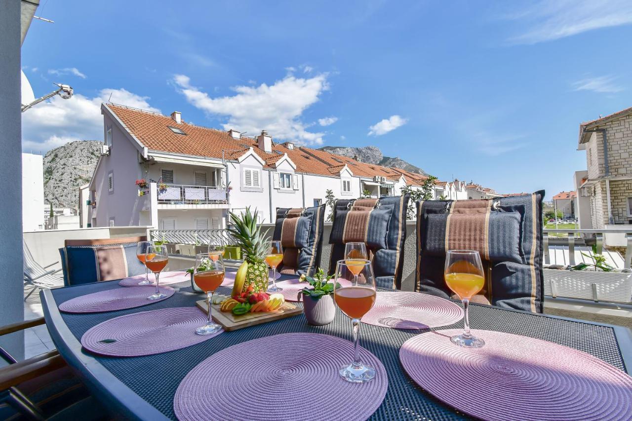 Apartment Ela Omiš Exteriör bild