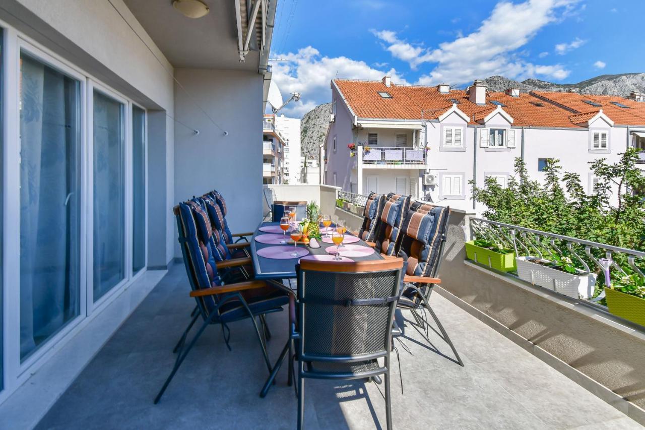 Apartment Ela Omiš Exteriör bild