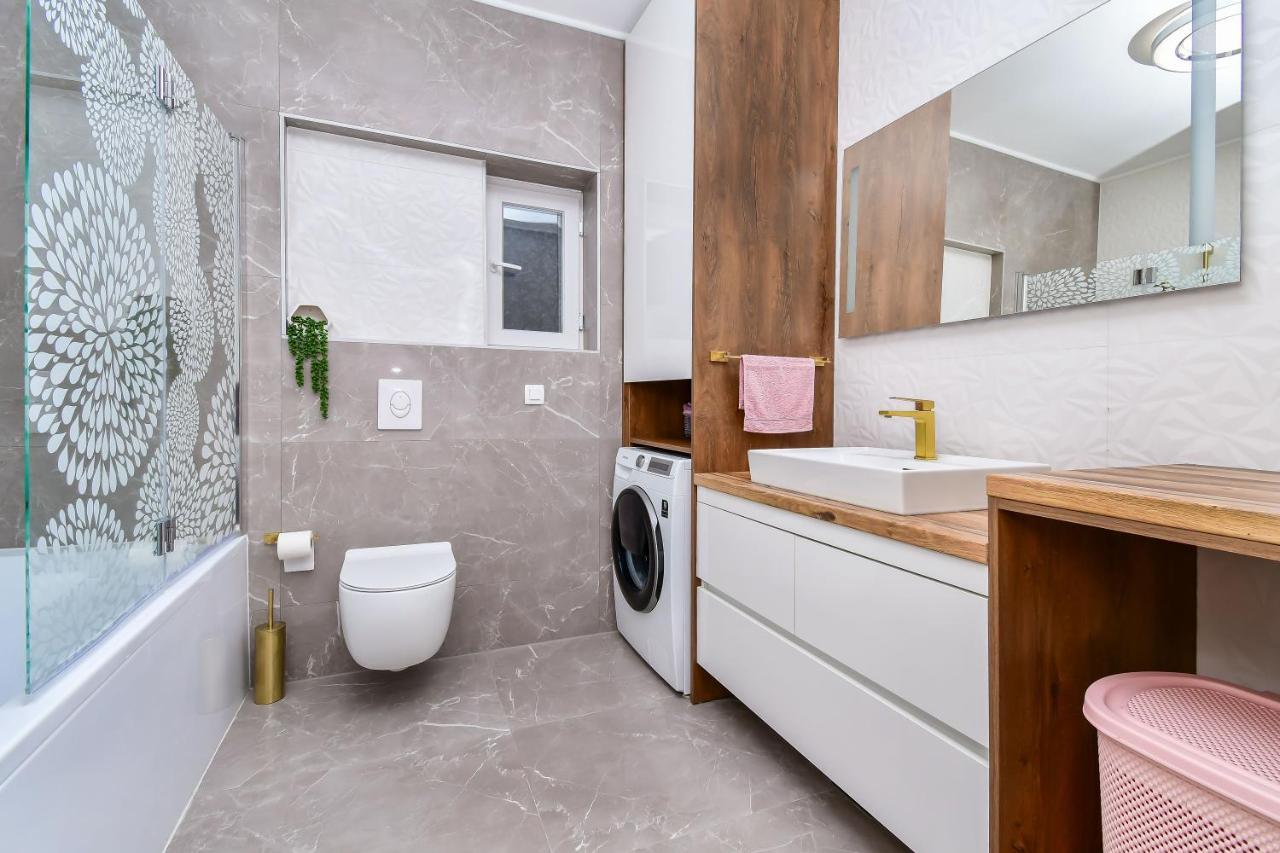 Apartment Ela Omiš Exteriör bild