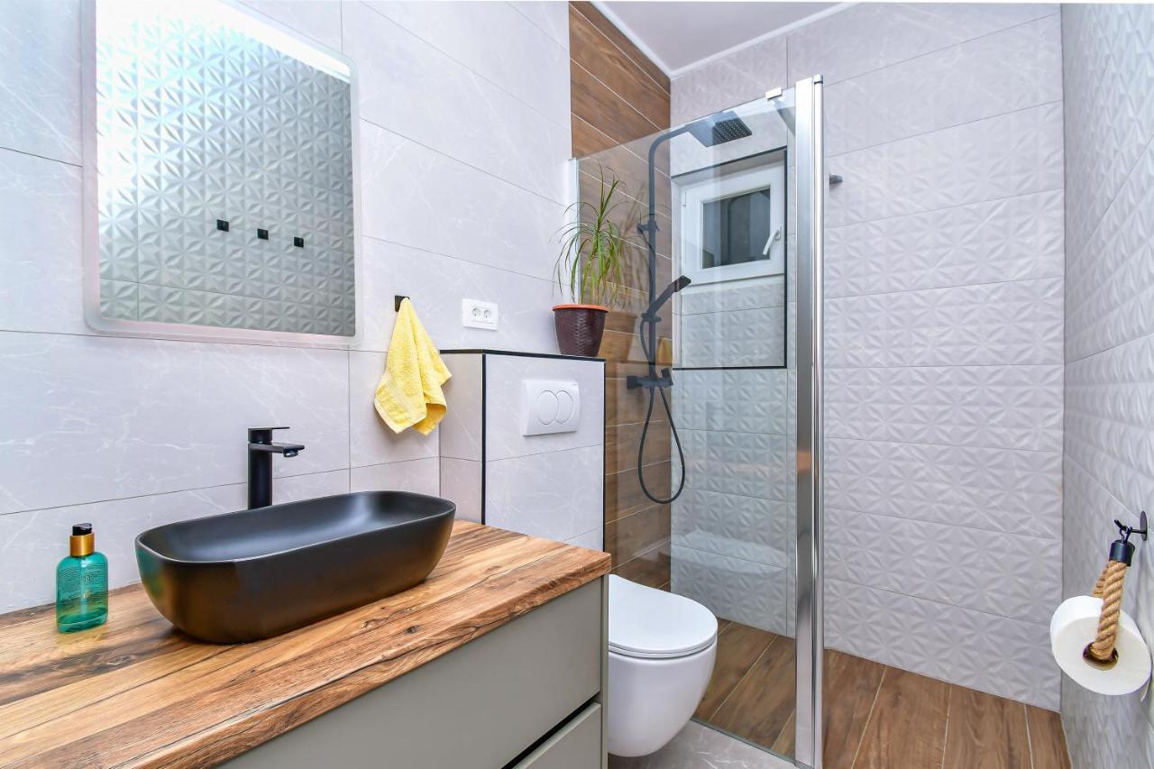 Apartment Ela Omiš Exteriör bild