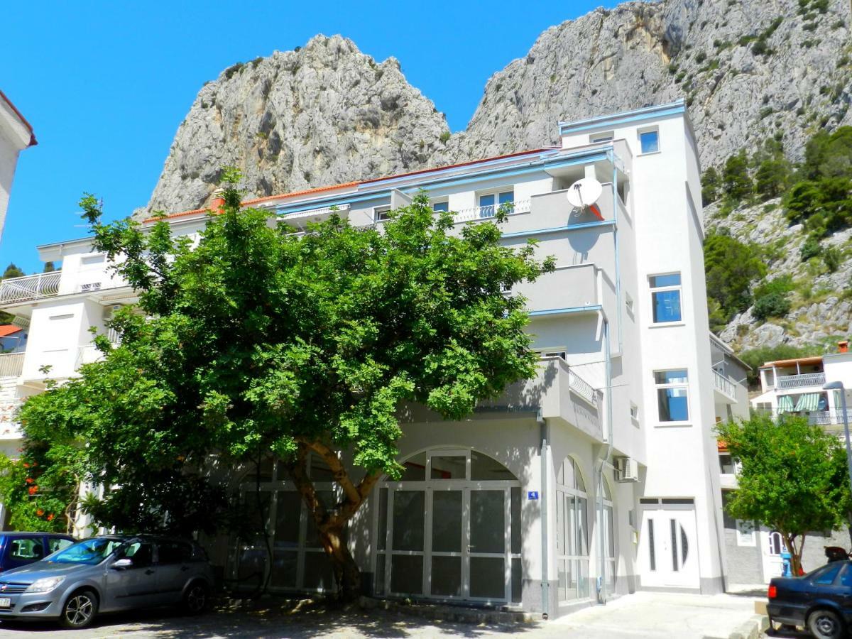Apartment Ela Omiš Exteriör bild