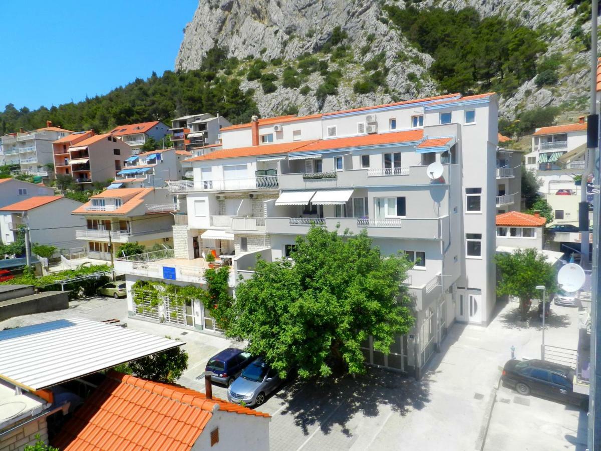 Apartment Ela Omiš Exteriör bild