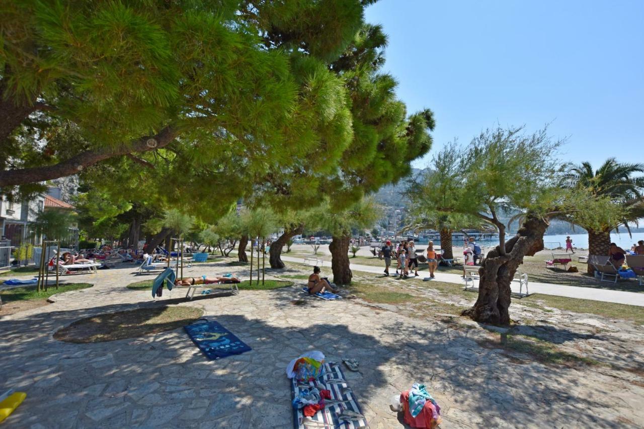 Apartment Ela Omiš Exteriör bild